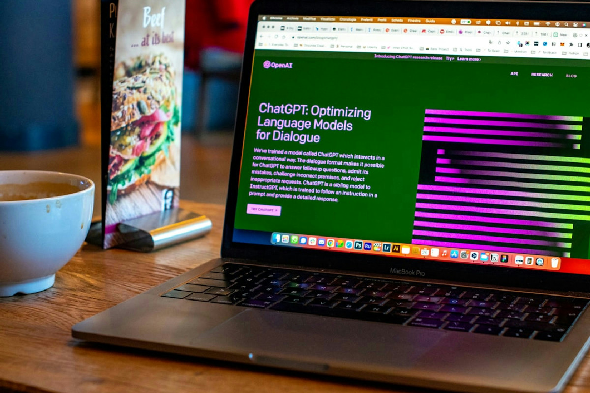 Scopri cosa succede ora che ChatGPT unisce voce e testo: il nuovo modo pratico di chattare