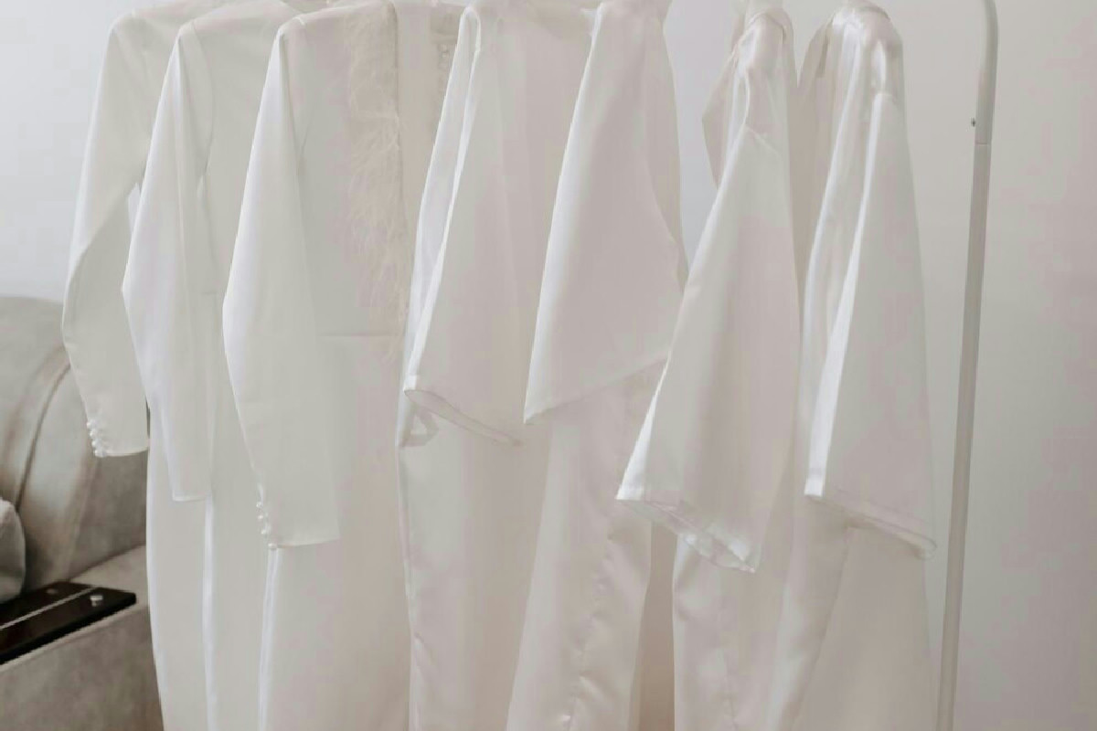 Ecco perché i vestiti ingialliti dal sudore tornano candidi: la soluzione naturale impensata